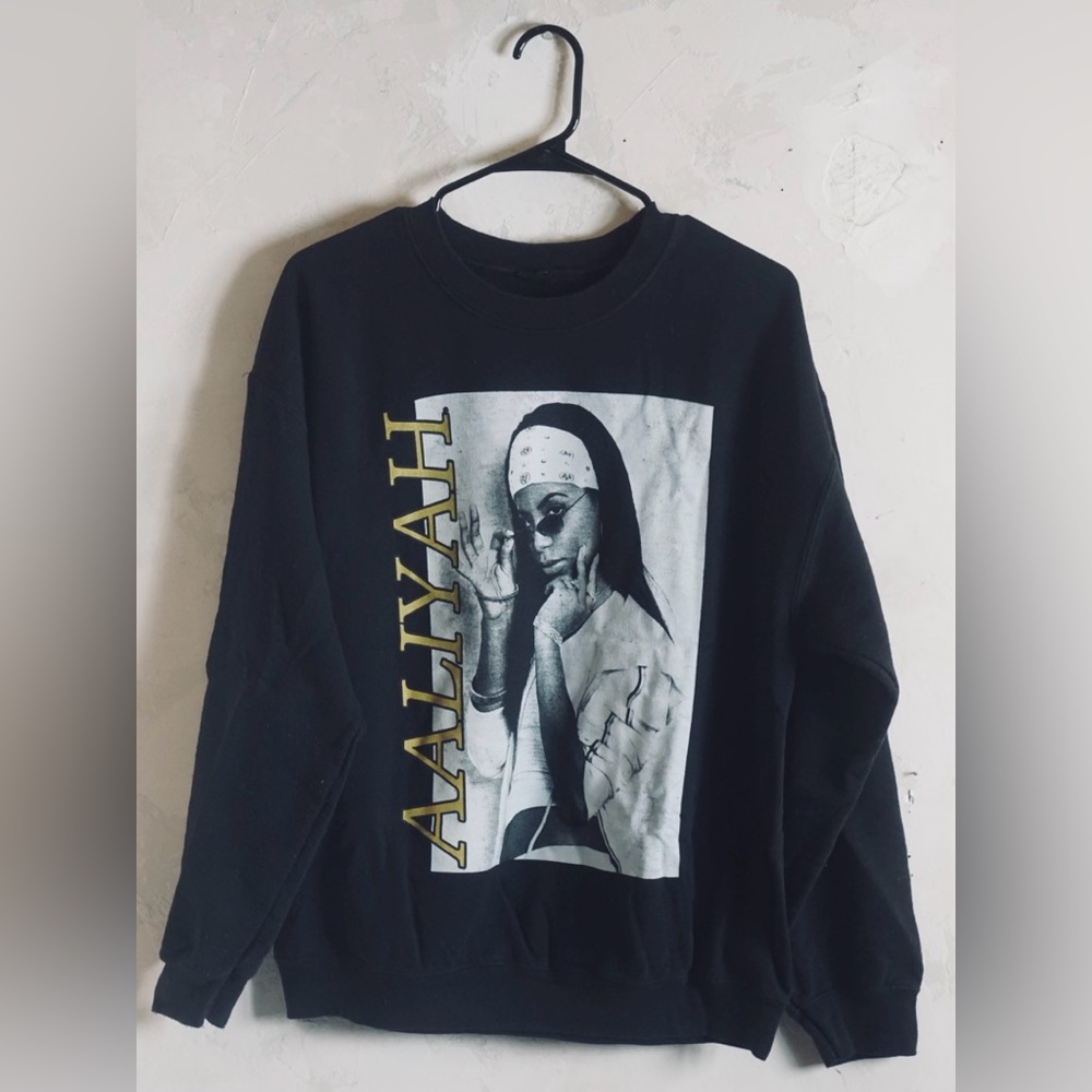 Black Graphic Sweatshirt